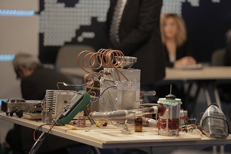 Η συσκευή 5 κιλών, ύψους 21 εκατοστών