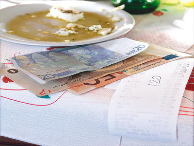 Διευκρινίσεις για τη μείωση του ΦΠΑ