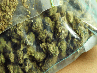 Έστελναν χασίς στη Γερμανία μέσα σε οικοσκευές