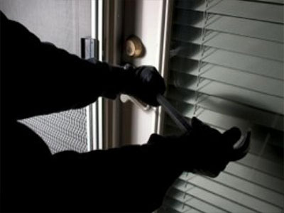 Σέρρες: «Ποντικός» άρπαξε μία οθόνη και 15 ευρώ από κατάστημα 58χρονου