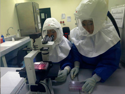 Κλείνει τα σύνορα στην Δυτική Αφρική λόγω Έμπολα ο Καναδάς Κλείνει τα σύνορα στην Δυτική Αφρική λόγω Έμπολα ο Καναδάς