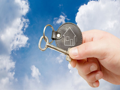 Του έκαναν έξωση επειδή κάπνιζε