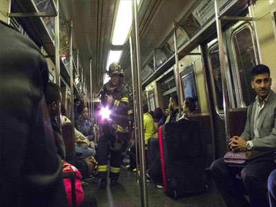 Νέα Υόρκη: Εκτροχιάστηκε συρμός του μετρό με 1.000 επιβάτες