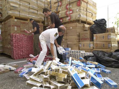 Χιλιάδες λαθραία πακέτα τσιγάρων κατασχέθηκαν στην Κομοτηνή