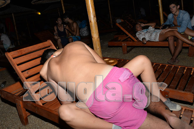 Έρωτας σε κοινή θέα...