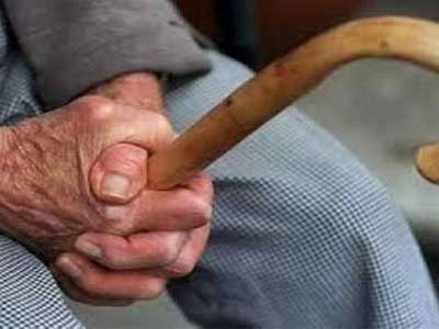 Πύργος: Λήστεψαν 92χρονο για τρία ευρώ