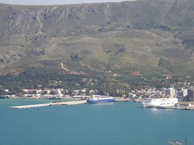 Χιλιάδες τουρίστες στο λιμάνι της Σούδας