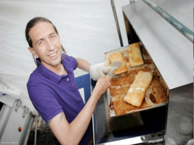 O Θεσσαλονικιός που έκανε μόδα την μπουγάτσα στο Άμστερνταμ