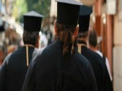 Σπείρα απατεώνων απέσπασε χιλιάδες ευρώ από ιερείς