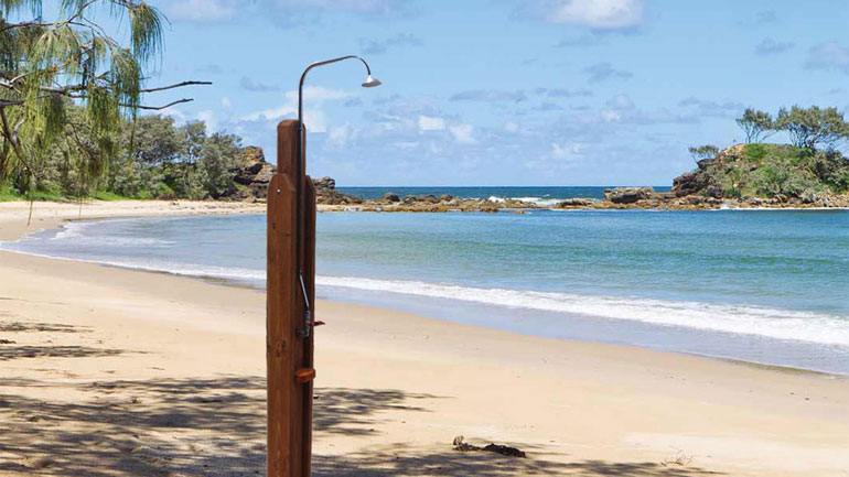 Κλέβουν ντουζιέρες από παραλίες του Βόλου