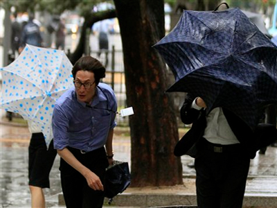 Ο τυφώνας Μαν Γι απειλεί την Ιαπωνία