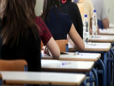 Έσπασε την καθηγήτρια στο ξύλο