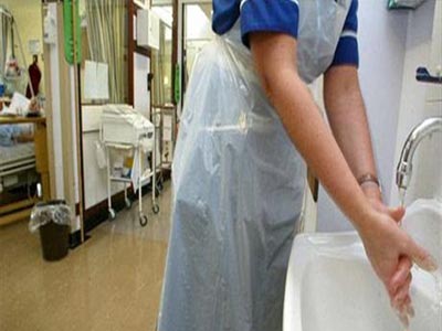 M. Βρετανία: Δίκη ιατρού για ακρωτηριασμό γεννητικών οργάνων εγκύου