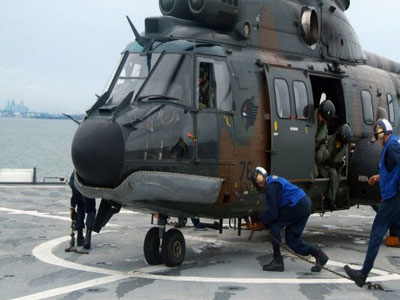 Μεταφορά κατοίκων της Κλεπάς με Super puma στη Ναύπακτο