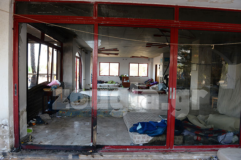 Τριτοκοσμικές εικόνες από τα καταλύματα που φιλοξενούν τους πρόσφυγες