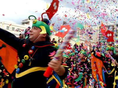 «Καρναβάλι 2015» στην παραλία του Βόλου