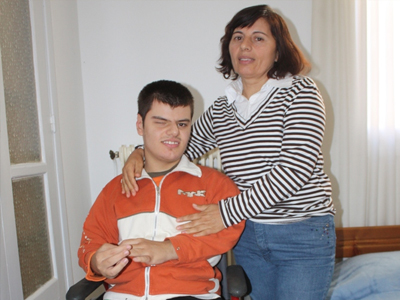 Έκοψαν το επίδομα σε 26χρονο με 100% αναπηρία