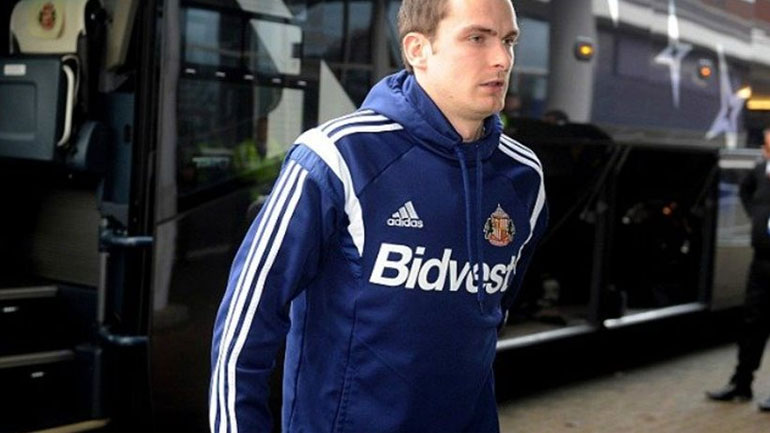 Ο Άνταμ Τζόνσον συνελήφθη για σχέση με ανήλικη