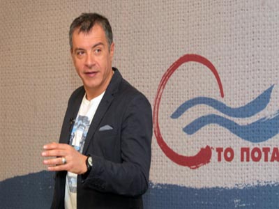 Συνάντηση Θεοδωράκη – Στουρνάρα για τις τράπεζες