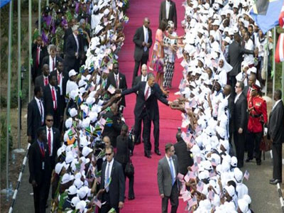 Ομπάμα και Μπους απέτισαν φόρο τιμής στα θύματα στο Νταρ Ες Σαλάμ