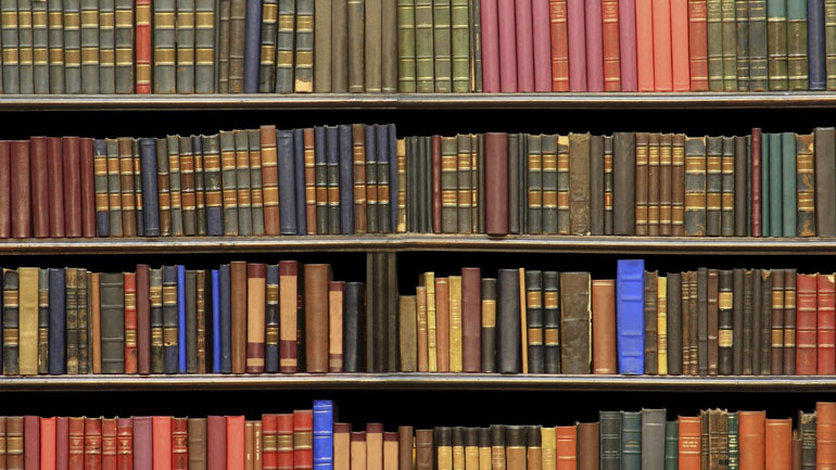 Κατερίνη: Εθελοντές δημιούργησαν υπαίθρια ανταλλακτική βιβλιοθήκη