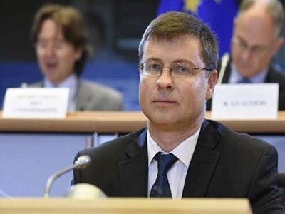 Ντομπρόβσκις: Ο μόνος τρόπος για να προχωρήσουμε είναι η παράταση του προγράμματος