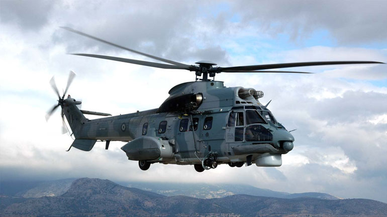 Super Puma διέσωσε έξι μετανάστες νότια του Αγαθονησίου