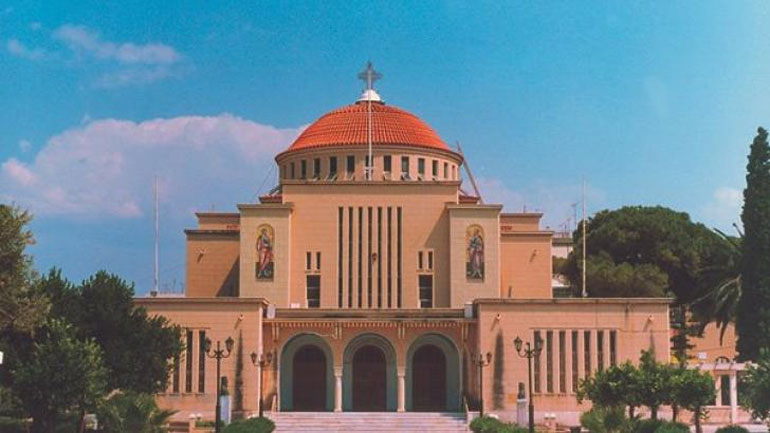 Δεσπότης ζητά με αγωγή 130.000 ευρώ από δημοσιογράφο