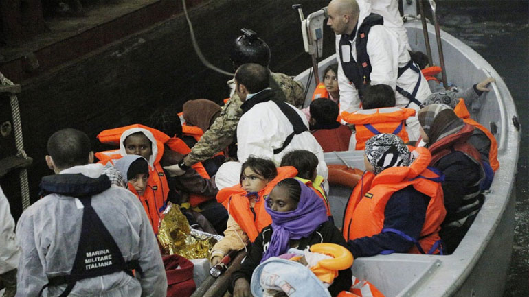 Τις 432.761 έχουν φθάσει οι πρόσφυγες και μετανάστες προς την Ευρώπη το 2015