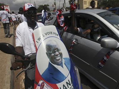 Γκάνα: Ο απερχόμενος πρόεδρος Μαχάμα προηγείται με μικρή διαφορά