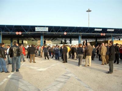 Προσπάθησαν να ταξιδέψουν με πλαστά έγγραφα