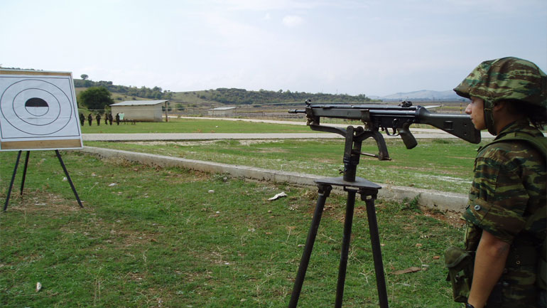 Υπαξιωματικός αυτοπυροβολήθηκε μπροστά σε οπλίτες – Κρίσιμη η κατάστασή του