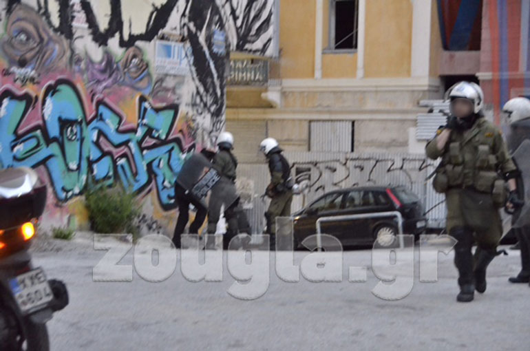 Προσαγωγή διαδηλωτή