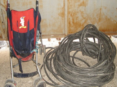 Μετέφεραν κλεμμένο καλώδιο με καροτσάκι