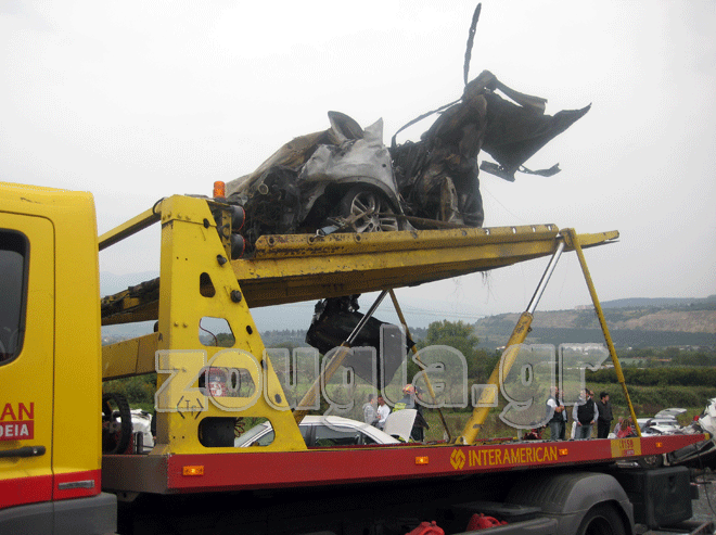 Μόνο η ρόδα έχει απομείνει από το μικρό όχημα