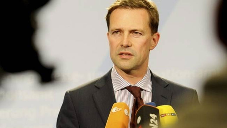 Επιμένει σε δάνειο-γέφυρα το Βερολίνο Επιμένει σε δάνειο-γέφυρα το Βερολίνο