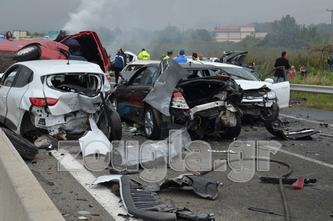 Μεγάλες υλικές ζημιές στα Ι.Χ.