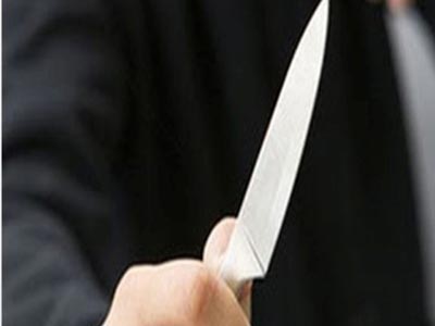 Έγδυσε ηλικιωμένο για να τον ληστέψει