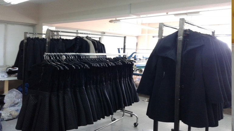 Έφοδος της Οικονομικής Αστυνομίας σε επιχείρηση ενδυμάτων