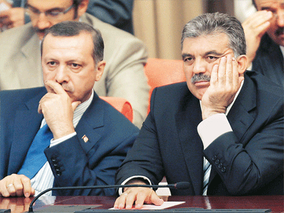 Σύννεφα στις σχέσεις Ερντογάν – Γκιούλ