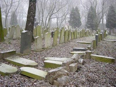 Γαλλία: Στη φυλακή ανήλικοι για τη βεβήλωση τάφων σε εβραϊκό κοιμητήριο