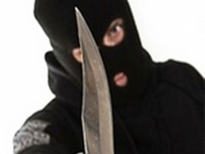 Απείλησαν με μαχαίρι γονείς και παιδιά