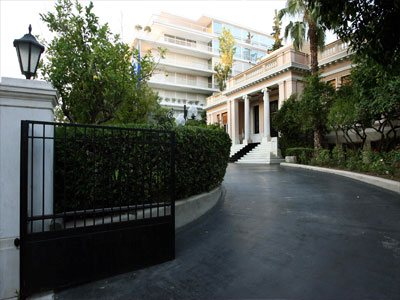 Μαξίμου: Η κυβέρνηση παραμένει προσηλωμένη στην αναζήτηση επωφελούς λύσης και δεν δέχεται τελεσίγραφα Μαξίμου: Η κυβέρνηση παραμένει προσηλωμένη στην αναζήτηση επωφελούς λύσης και δεν δέχεται τελεσίγραφα