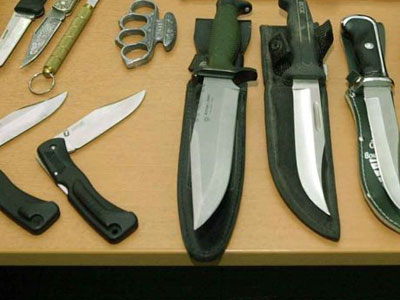 Κουβαλούσαν 16 μαχαίρια και έξι μπαλτάδες