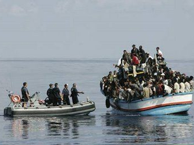 Εντοπίστηκε σκάφος με μετανάστες κοντά στο νησάκι Ντία