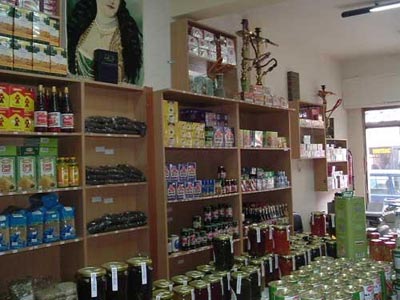 «Άδειασαν» μίνι μάρκετ στα Χανιά μέρα μεσημέρι