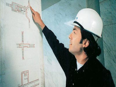 Παρίστανε τον πολιτικό μηχανικό