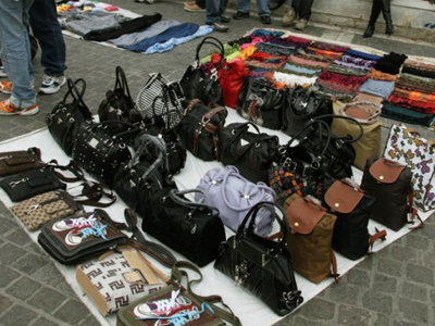 7.000 προϊόντα παρεμπορίου … στην «πυρά»