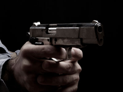 Τρεις τραυματίες από πυρά ενόπλου σε εμπορικό κέντρο