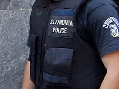 Προσποιούνταν τον αστυνομικό και έκλεβε κέρματα